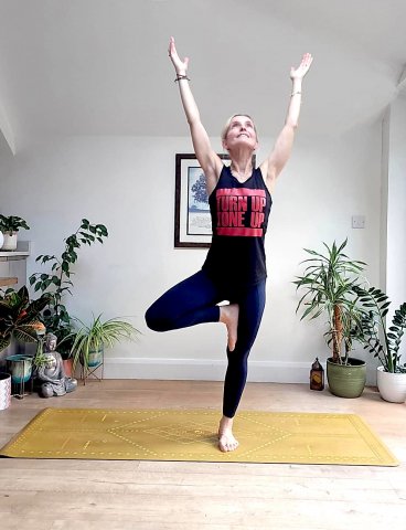 RISE & SHINE LIVE YOGA
