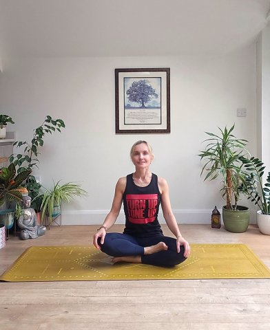 RISE & SHINE LIVE YOGA